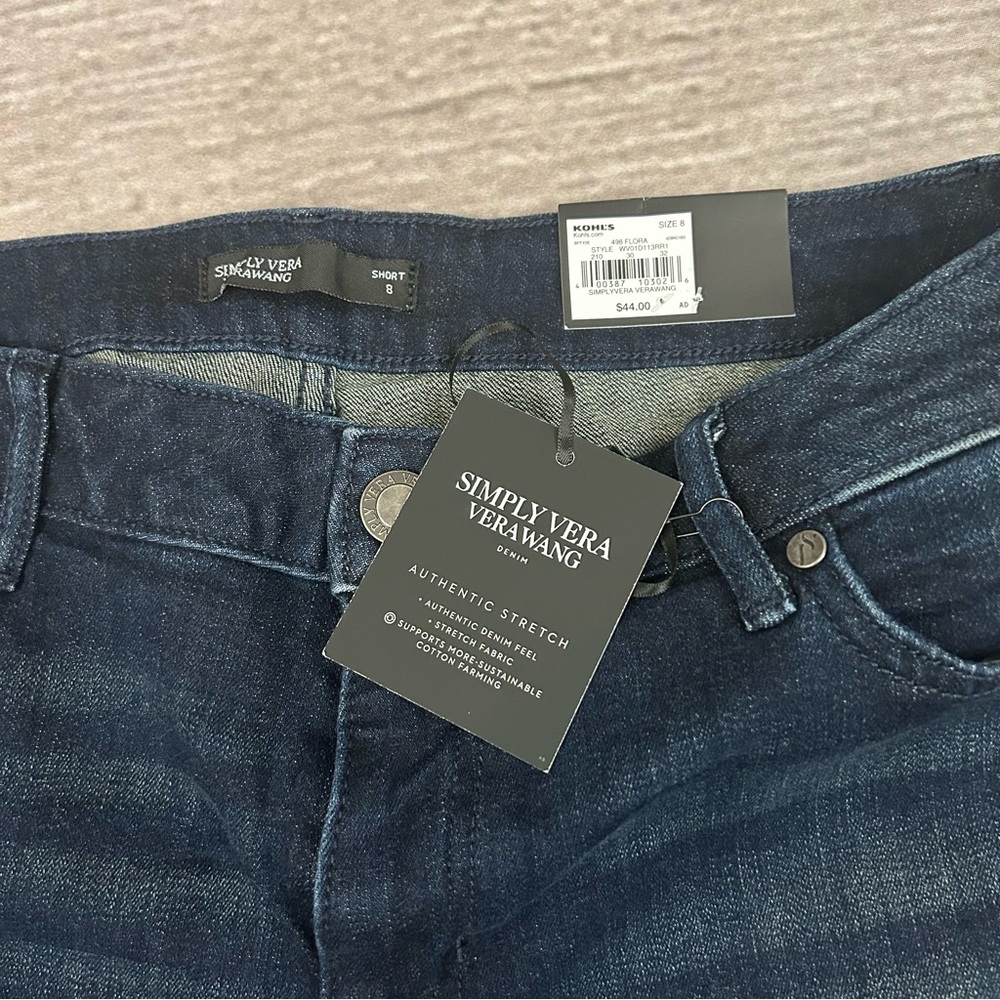 New with tags Simply Vera Vera Wang Flora stretch denim shorts - Picture 3 of 5